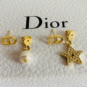 Auth Christian Dior small earrings with CD logo, star & Pearl